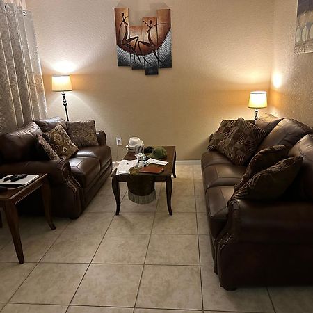Вилла Speedway Blvd Townhouse Хомстед Экстерьер фото